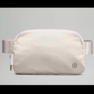 Lululemon Everywhere Belt Bag